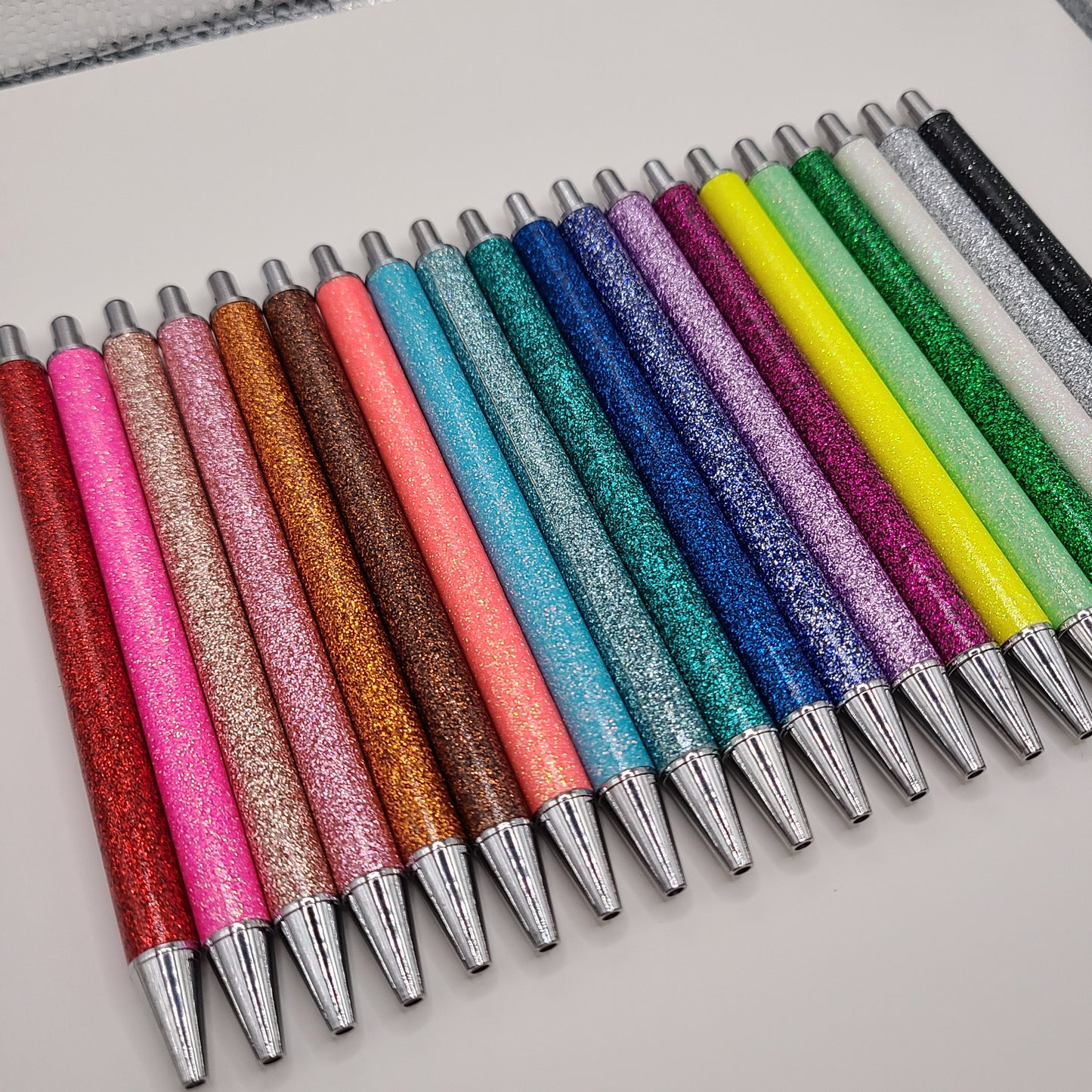 Smooth Glitter Ballpoint Pens