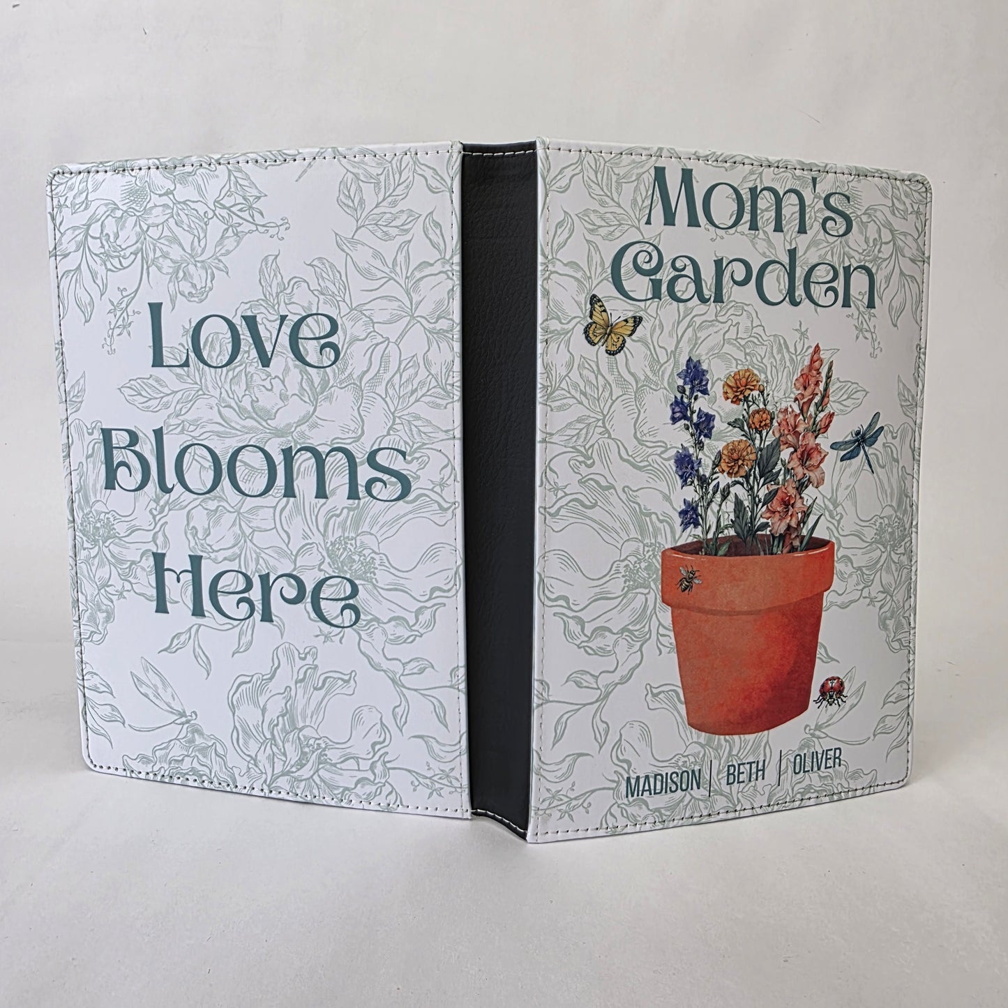 Mom's Garden Pot and Flower Personalized Journal